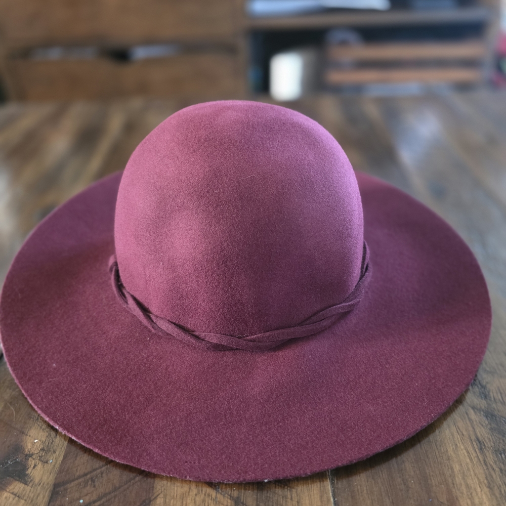 Elegant Burgundy Wide-Brim Hat